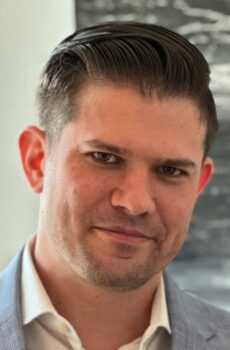 Photo of Julian Ginsberg ’09 Photo of Julian Ginsberg ’09